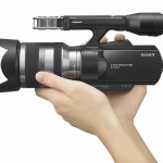 ソニー、EマウントのハンディカムNEX-VG10が2,000ドル！
