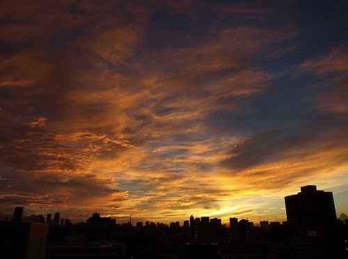 東京の朝焼け