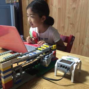 ScratchX + EV3 で「暗算自動はんばいき」を作ったよ（娘たちが）