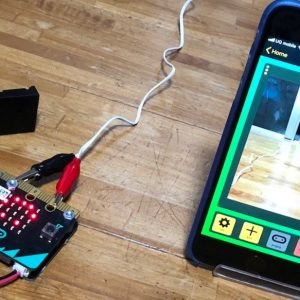 micro:bitと100円ショップのドアセンサーでファミマ風な侵入感知システムを作ってみた